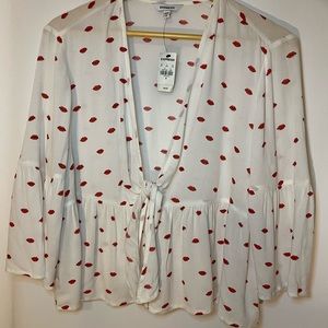 Express Lip Print Crop -Tie Top